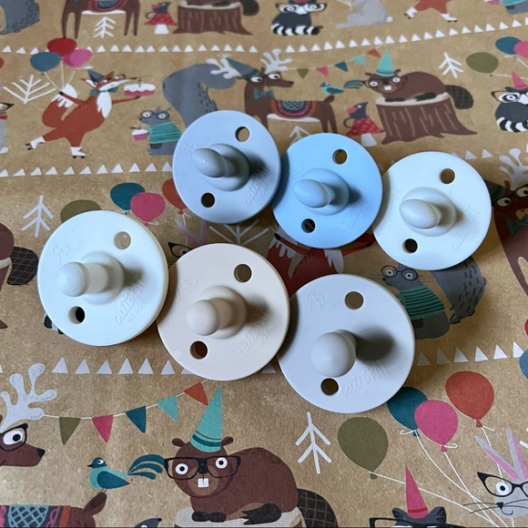 Ryan & Rose Cutie PAT Stage 1 & 2 Starter Kit + 2 Extra Pacifiers! (Value: $50) - Picture 2 of 7